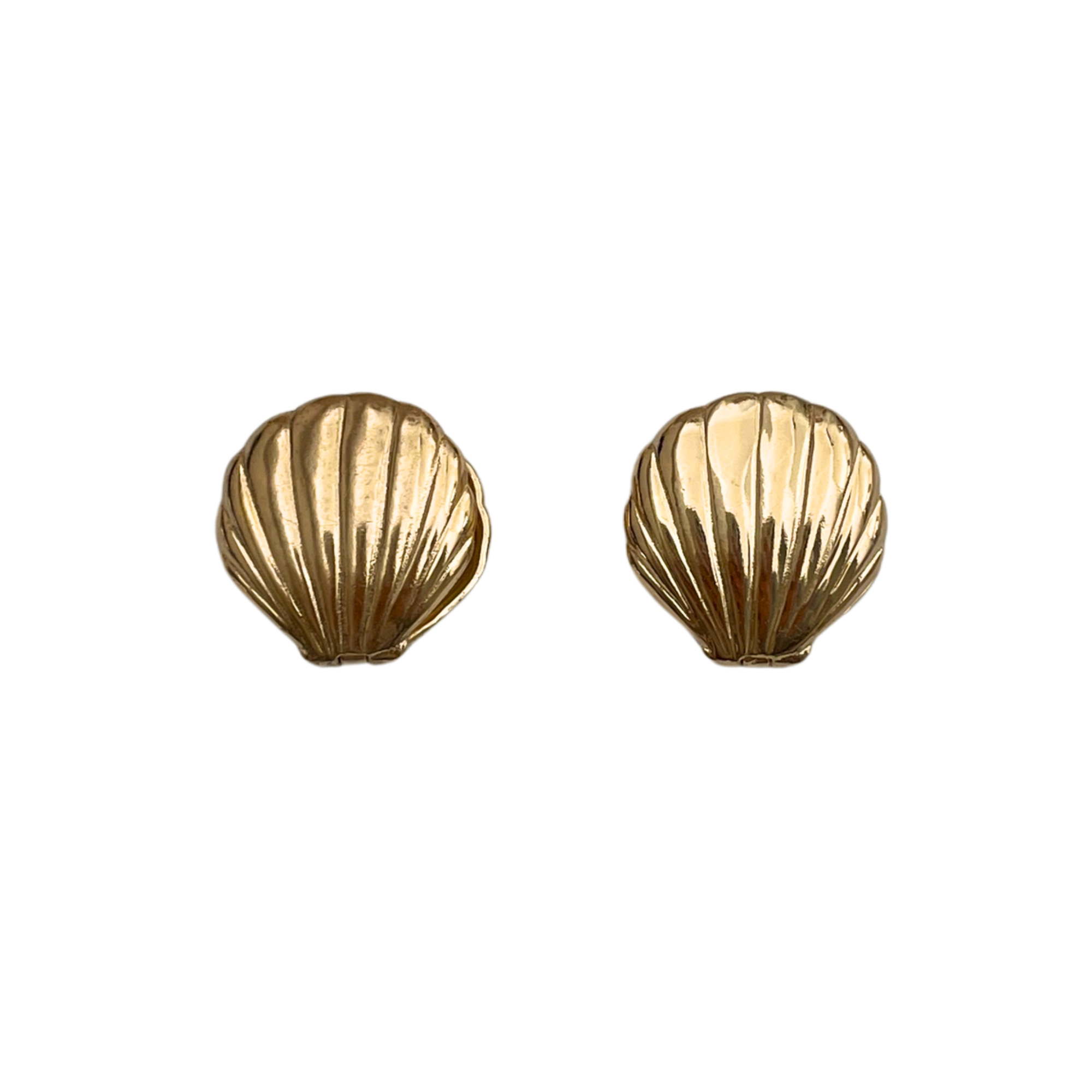 Mini Clamshell Studs