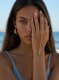 Solene Bezel Hand Chain