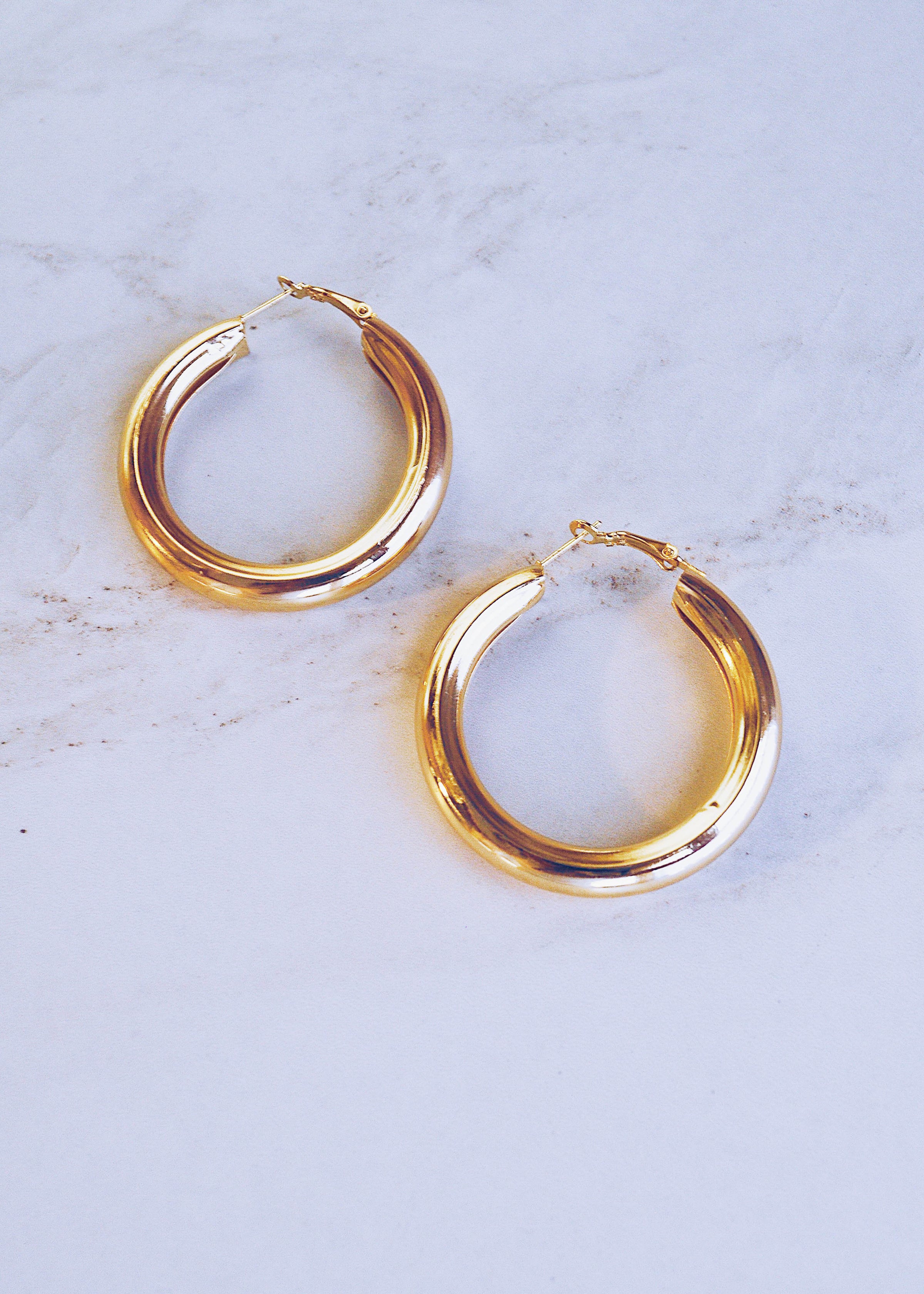 Thick Tube Hoops – Ten Wilde