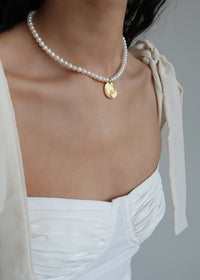 Medallion Pearl Necklace